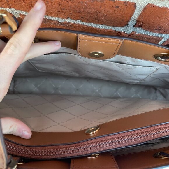 Michael Kors Commuter Tote - Picture 5 of 9